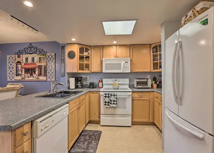 Dog-friendly W/ Patio & Hot Tub Holiday home *