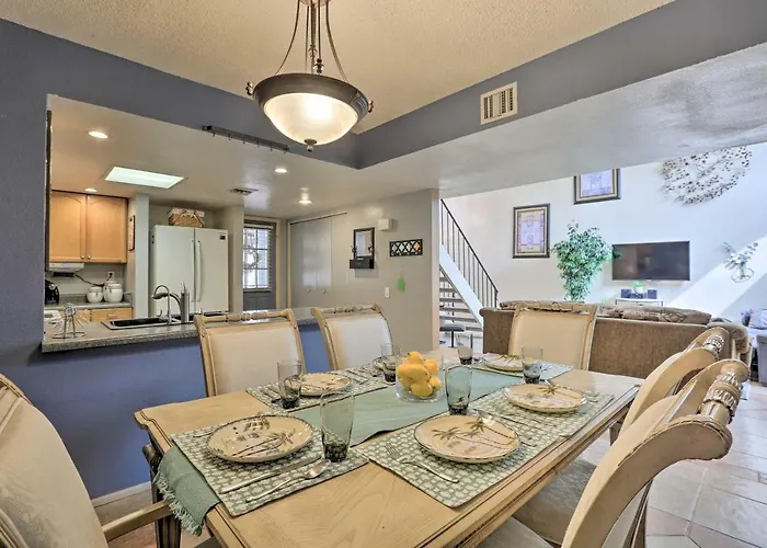 Dog-friendly W/ Patio & Hot Tub * Tucson