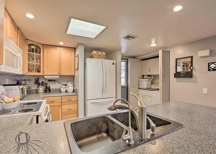 Holiday home Dog-friendly W/ Patio & Hot Tub *