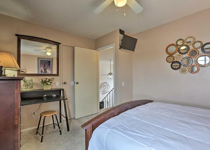 Holiday home Dog-friendly W/ Patio & Hot Tub
