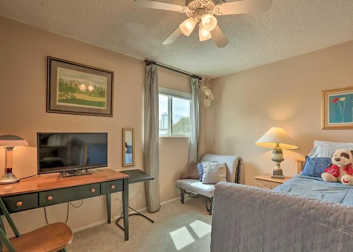 Dog-friendly W/ Patio & Hot Tub * Tucson