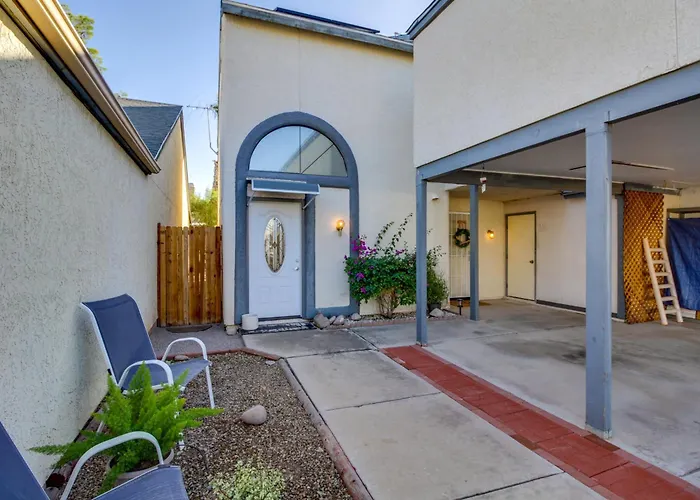 Dog-friendly W/ Patio & Hot Tub Holiday home *