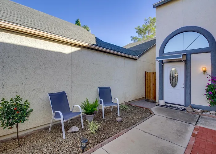 Holiday home Dog-friendly W/ Patio & Hot Tub