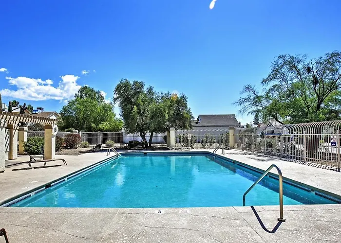Dog-friendly W/ Patio & Hot Tub * Tucson